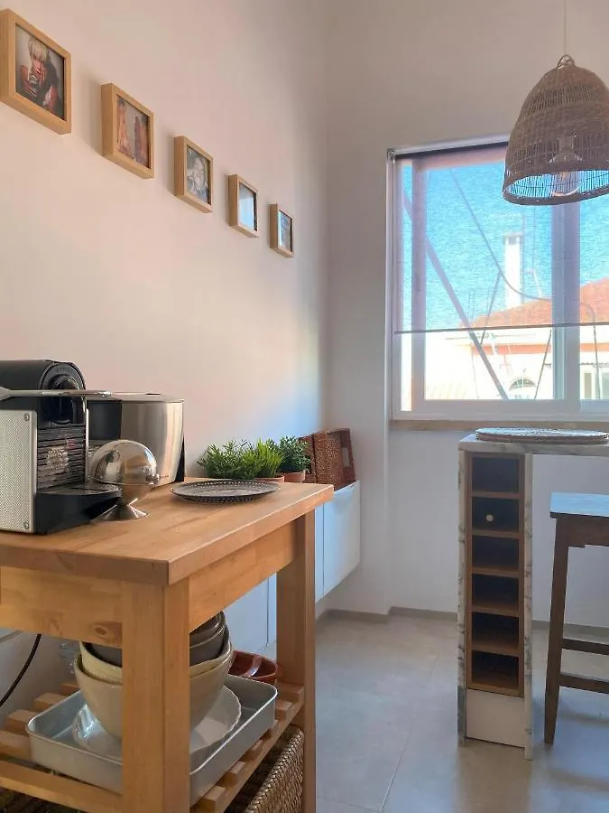 Lisbon, Renovated T2 Apartment Portas De Benfica Amadora 0*,